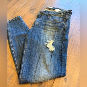Eunina woman’s jeans. Style Ava low rise zipper style ankle.  Distressed Size 28